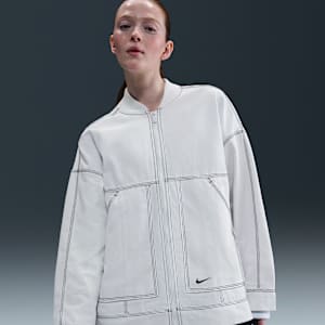 Nike Sportswear Women's Oversized Graphic Cargo Jacket. Nike IL